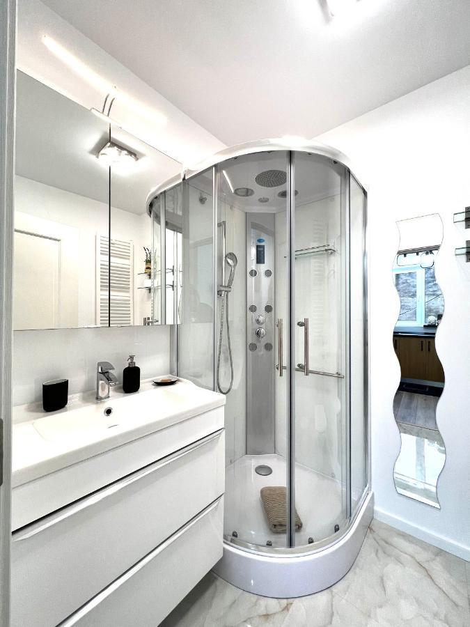 Hot Spot - Apartment - Sanador Victoriei Bucarest Esterno foto